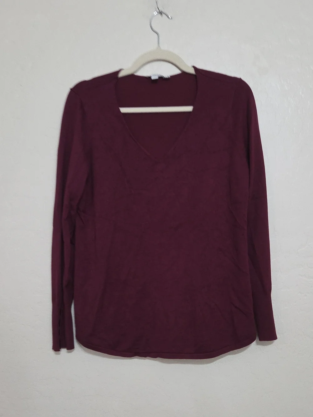 Chico's V-Neck Long Sleeve Top in Burgundy